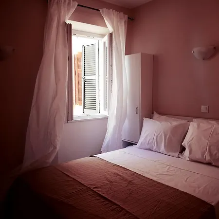 Ξενοδοχείο με διαμερίσματα Loc Hospitality