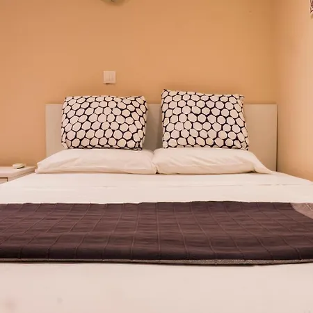 Ξενοδοχείο με διαμερίσματα Loc Hospitality 3*