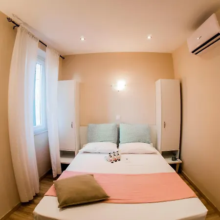 Ξενοδοχείο με διαμερίσματα Loc Hospitality 3*